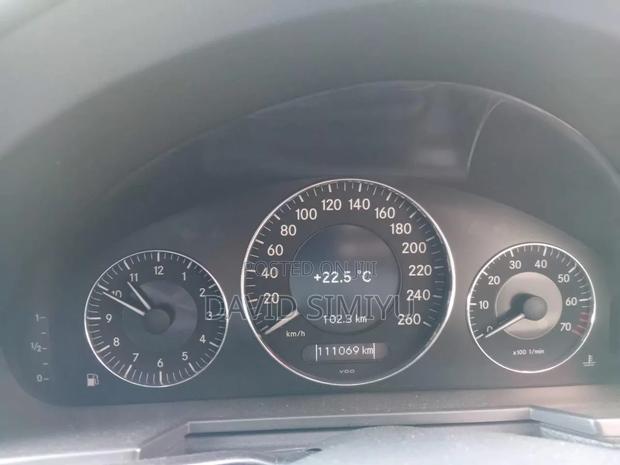 Mercedes-Benz E200 2005 Silver