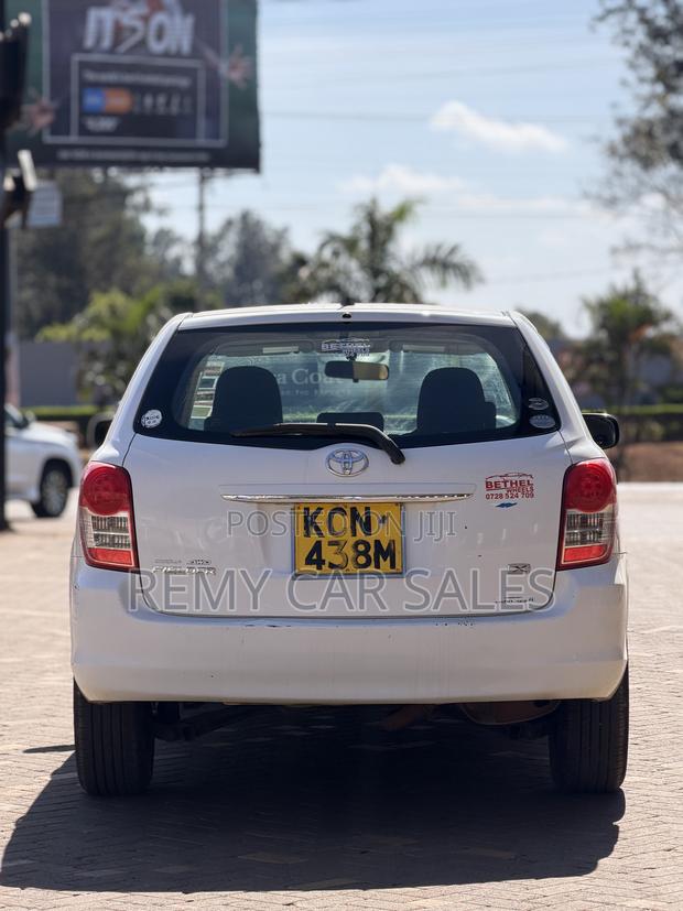Toyota Corolla Fielder 2010 White