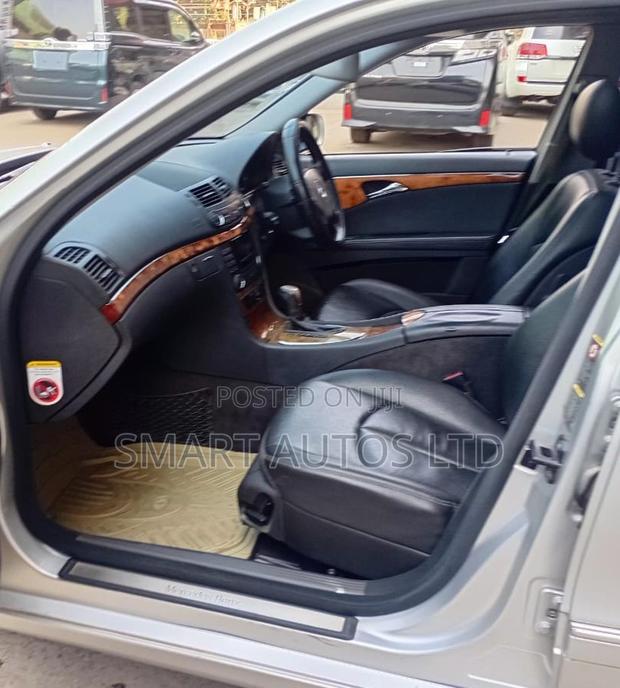 Mercedes-Benz E200 2005 Silver