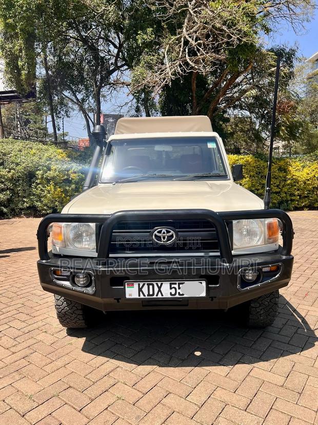 Toyota Land Cruiser 79 Series 2016 Beige