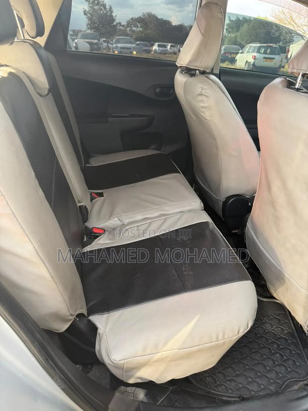 Toyota Ractis 2014 Silver