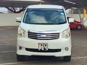 Toyota Noah 2012 White for sale