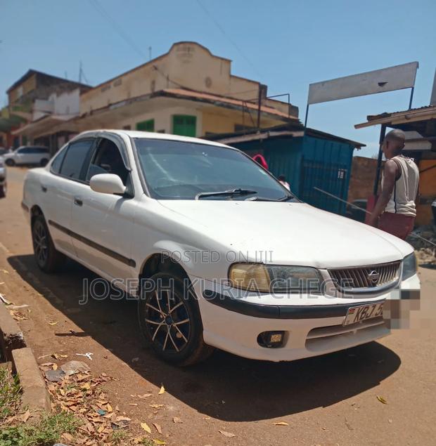 Nissan FB15 2005 White