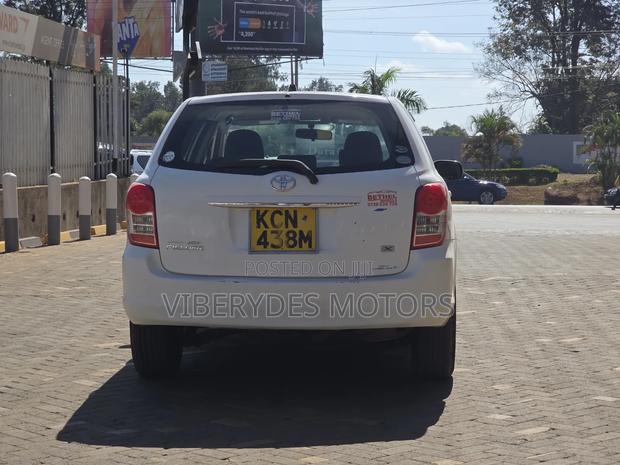 Toyota Corolla Fielder 2010 White