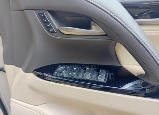 Lexus LX 450d AWD 2019 Gold