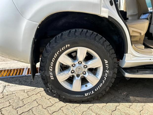 Toyota Land Cruiser Prado 3.0 TD 2012 White
