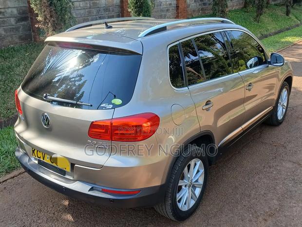 Volkswagen Tiguan 2012 Gold