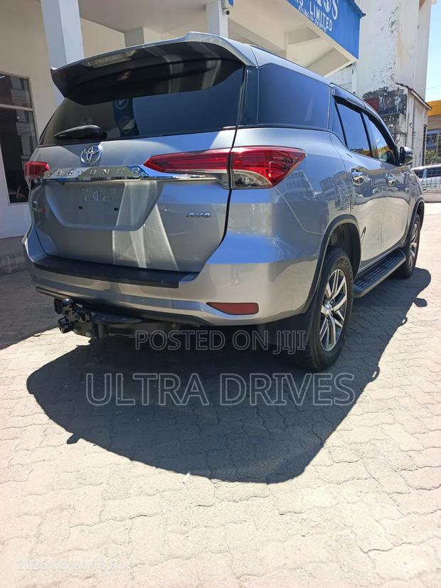 Toyota Fortuner 2019 Silver