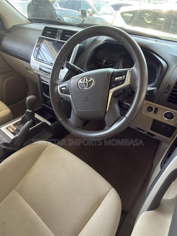 Toyota Land Cruiser Prado 2.7 2019 Black