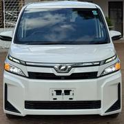 Toyota Voxy 2019 White for sale