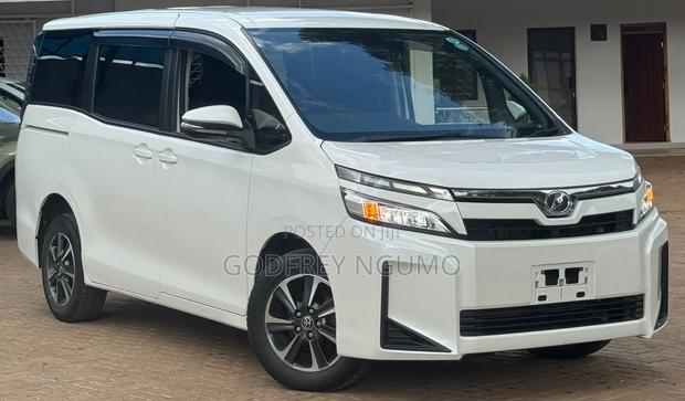 Toyota Voxy 2019 White