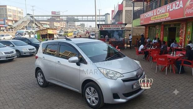 Toyota Ractis 2011 Silver