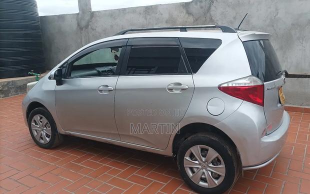 Toyota Ractis 2011 Silver