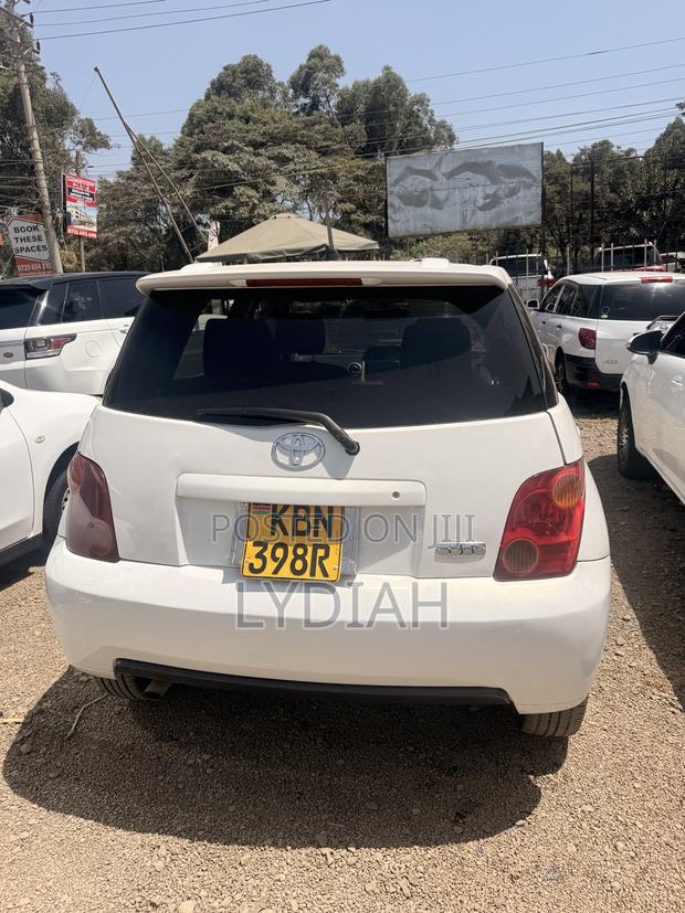 Toyota IST 2004 White
