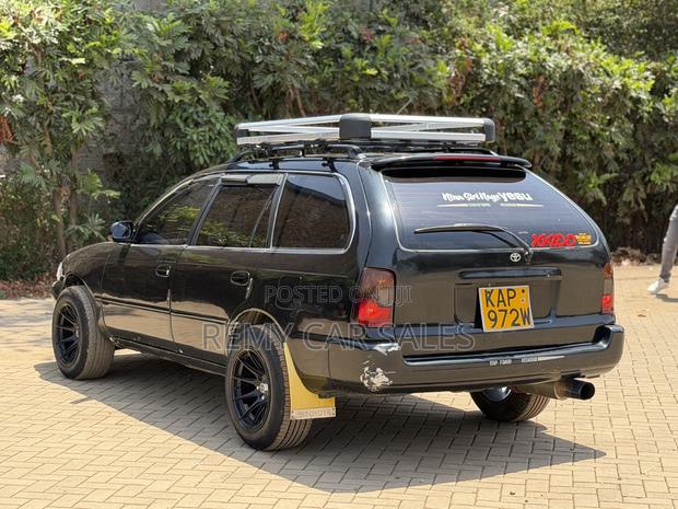 Toyota Corolla 2000 Gray