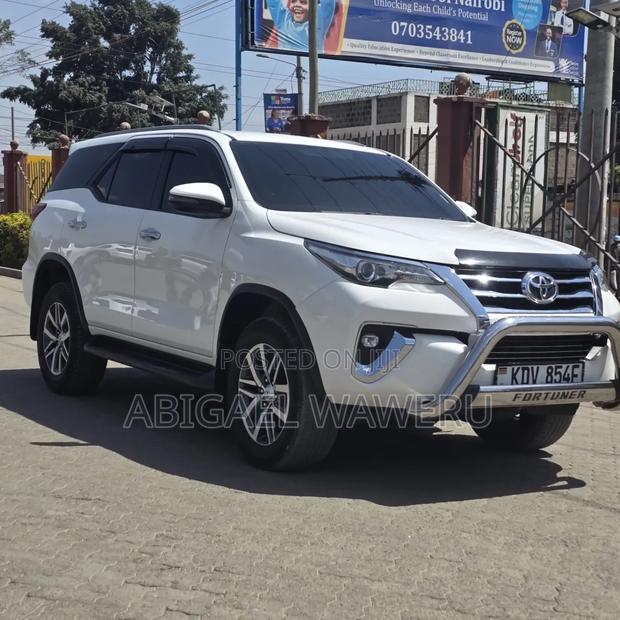Toyota Fortuner 2019 White