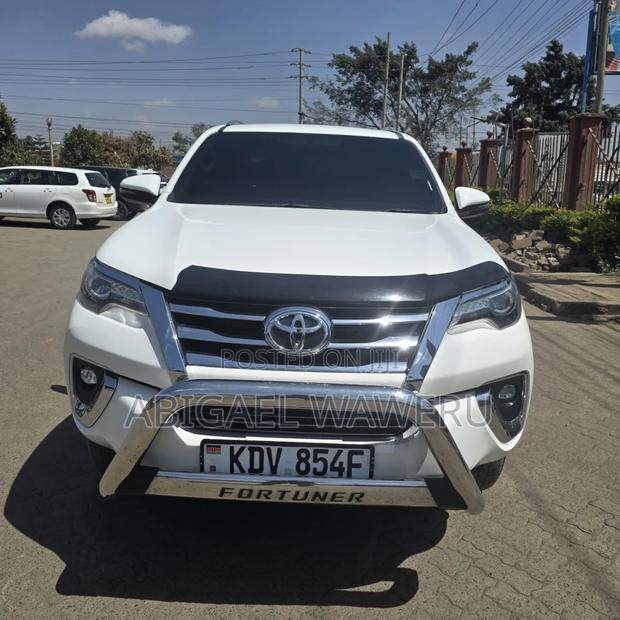 Toyota Fortuner 2019 White