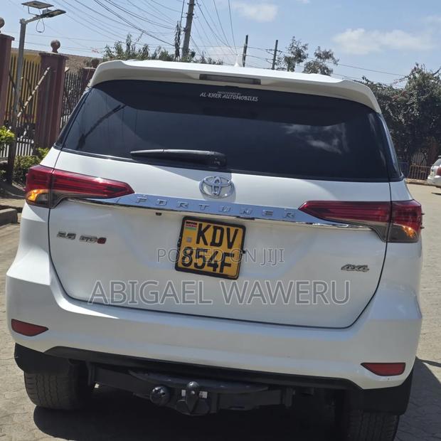 Toyota Fortuner 2019 White