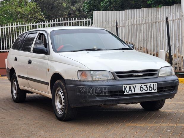 Toyota Caldina 2000 White