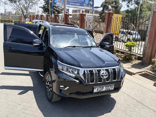 Toyota Land Cruiser Prado 2017 Black
