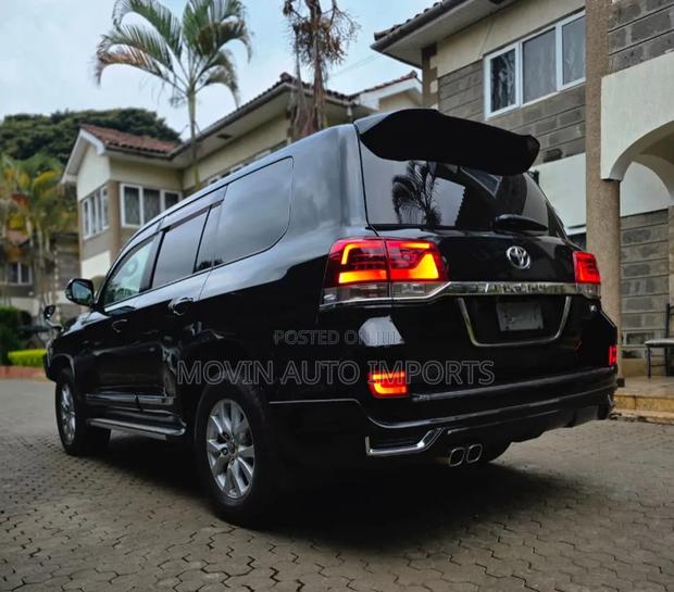 Toyota Land Cruiser 2017 Black