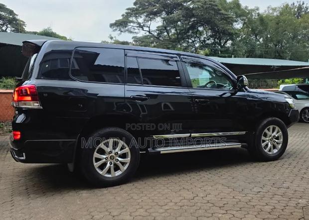 Toyota Land Cruiser 2017 Black