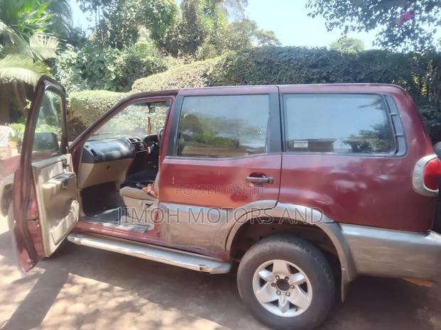 Nissan Terrano 1999 Red