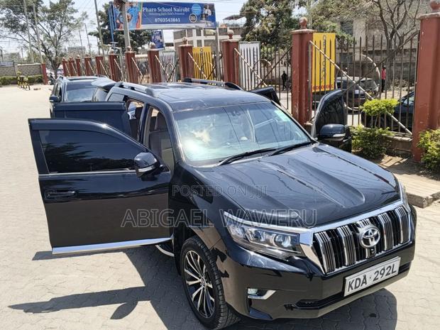 Toyota Land Cruiser Prado 2017 Black