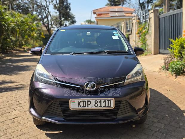 Toyota Vitz 2016 Maroon