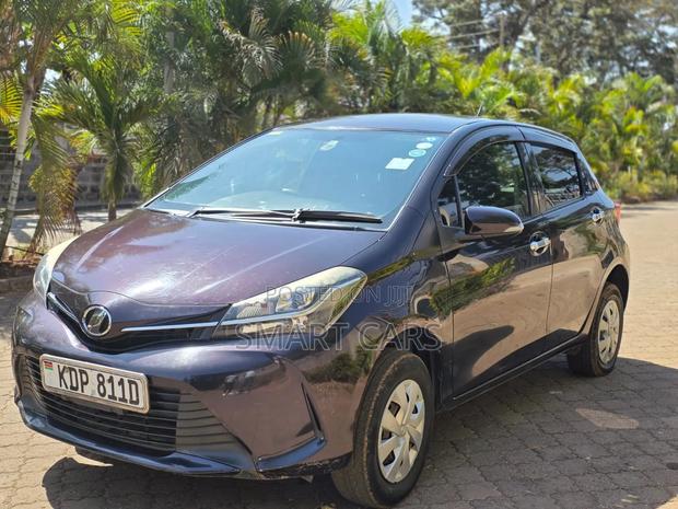 Toyota Vitz 2016 Maroon