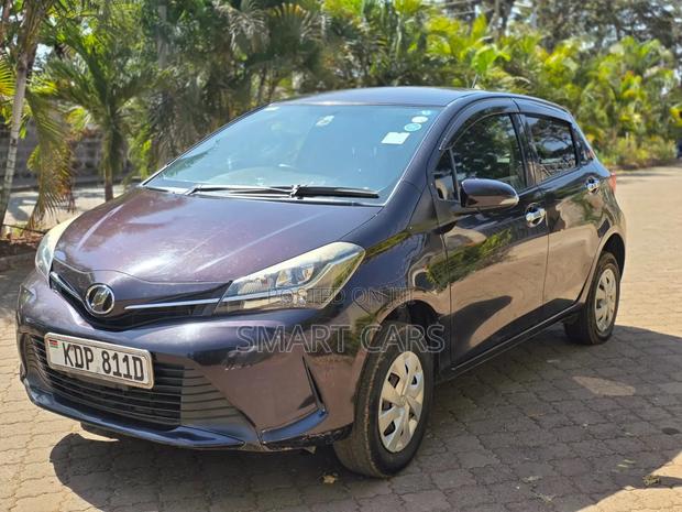 Toyota Vitz 2016 Maroon