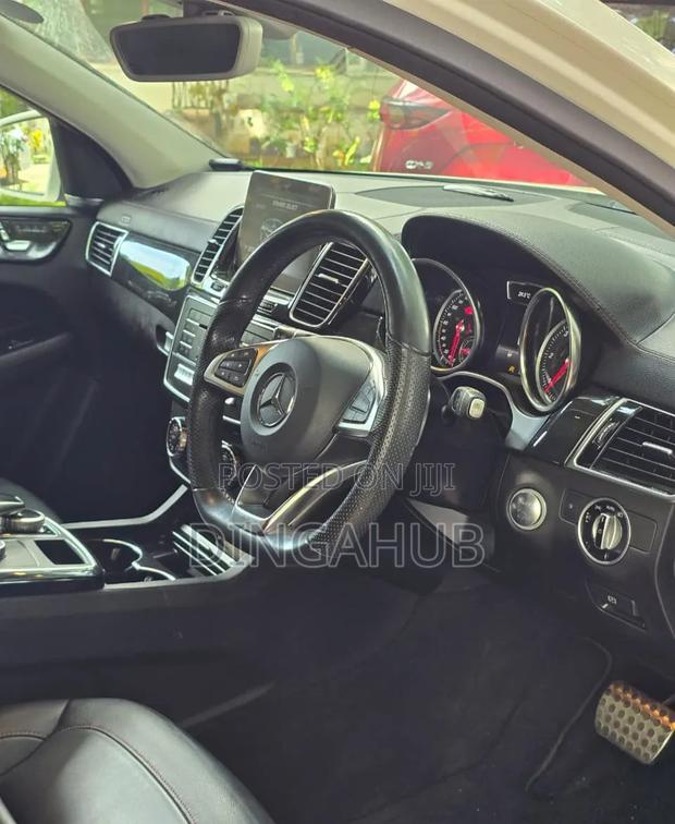 Mercedes-Benz GLE-Class 2019 White
