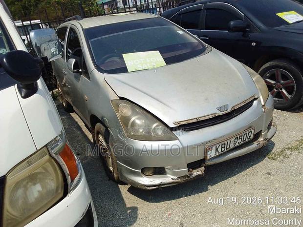 Toyota Wish 2005 Silver