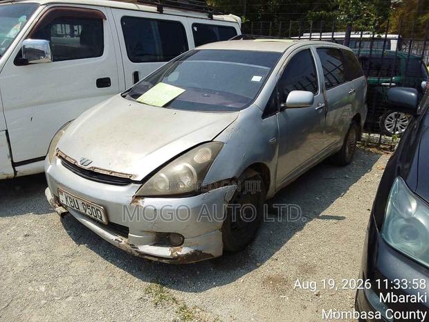 Toyota Wish 2005 Silver
