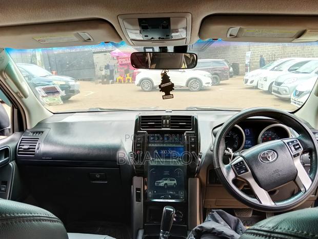 Toyota Land Cruiser Prado 2011 Black