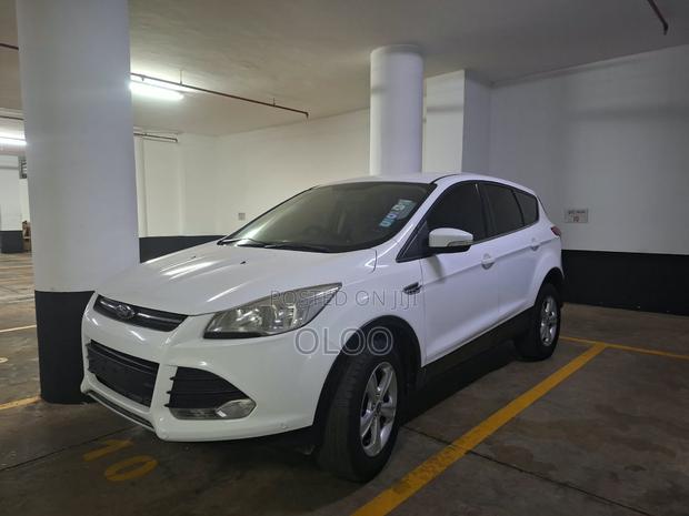 Ford Kuga 1.6 EcoBoost 150hp 2WD Titanium 2014 White