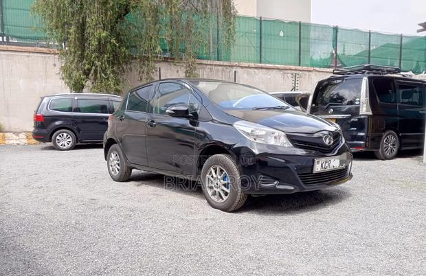 Toyota Vitz 2012 Black