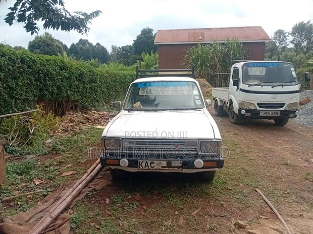 Toyota Hilux 1993 White