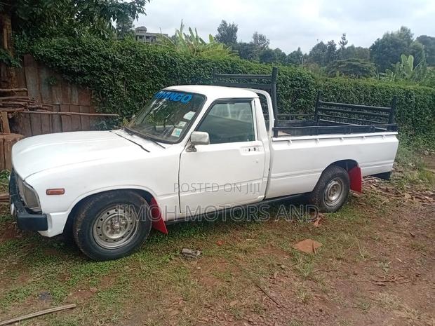 Toyota Hilux 1993 White