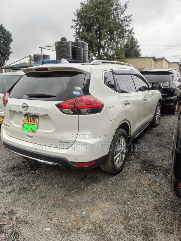 Nissan X-Trail 2017 White