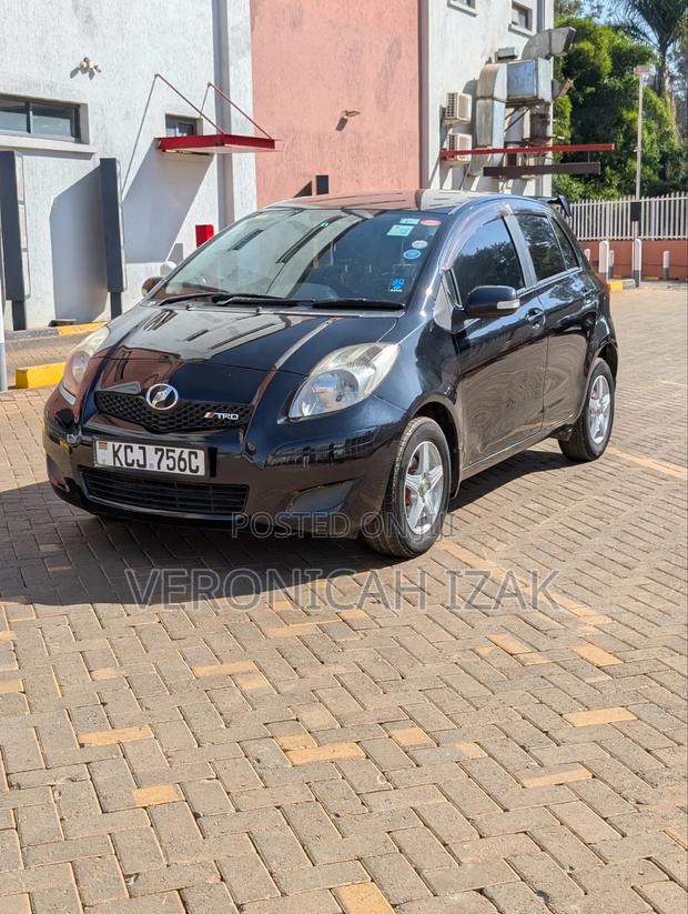 Toyota Vitz 2009 Black