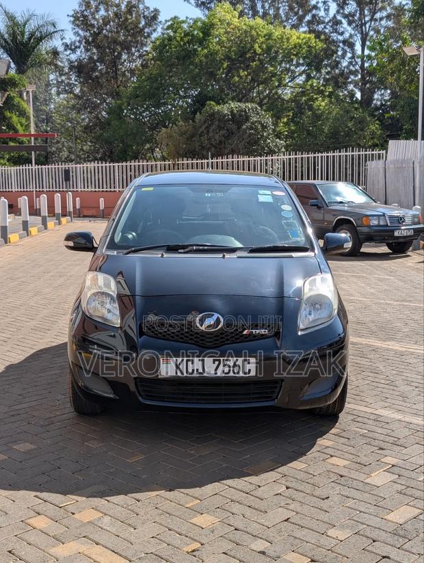 Toyota Vitz 2009 Black