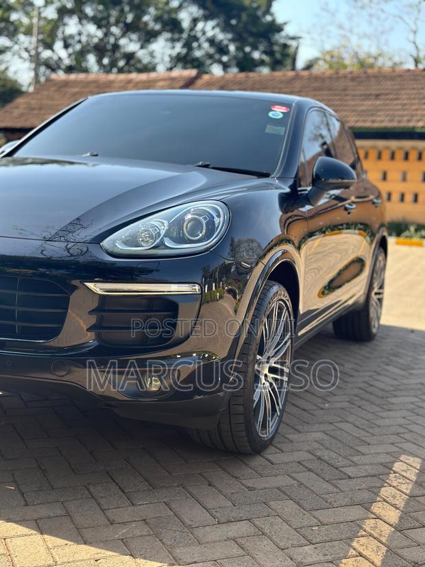 Porsche Cayenne Base AWD 2018 Black