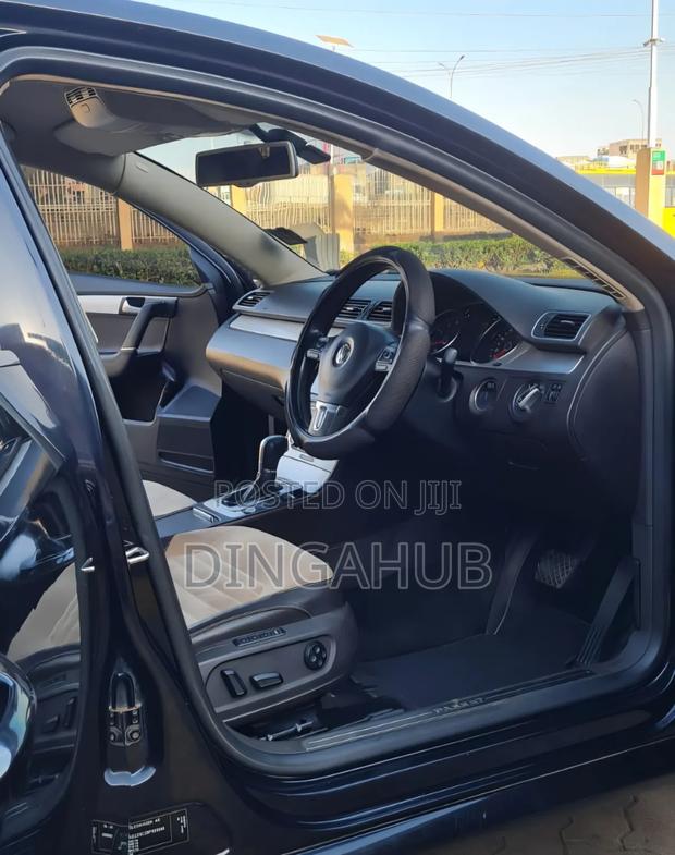 Volkswagen Passat 2013 Black