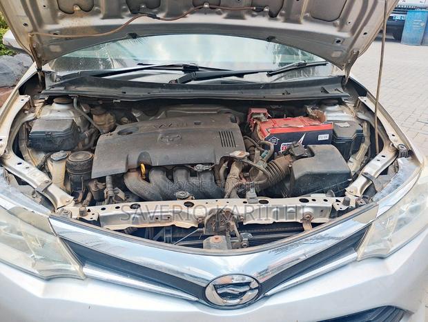 Toyota Axio 2015 Silver