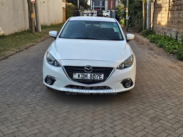 Mazda Axela SV Premium 2014 White