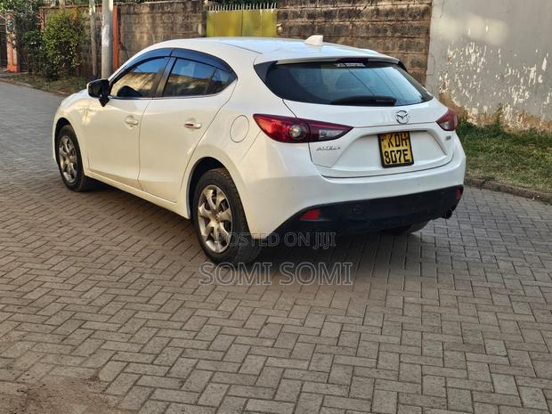 Mazda Axela SV Premium 2014 White