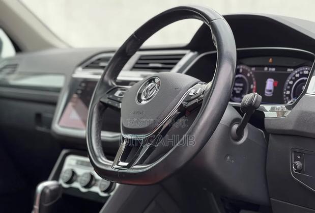 Volkswagen Tiguan 2019 Black
