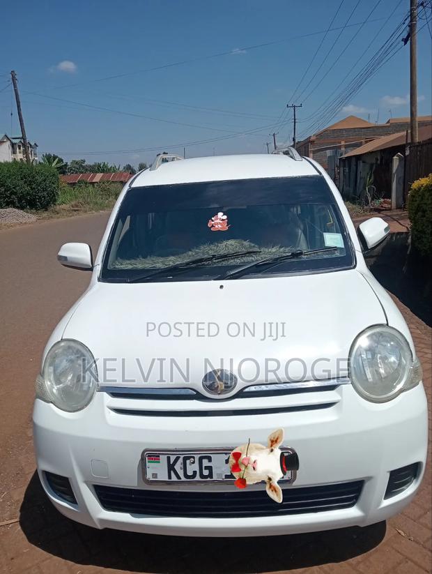 Toyota Sienta 2009 Pearl