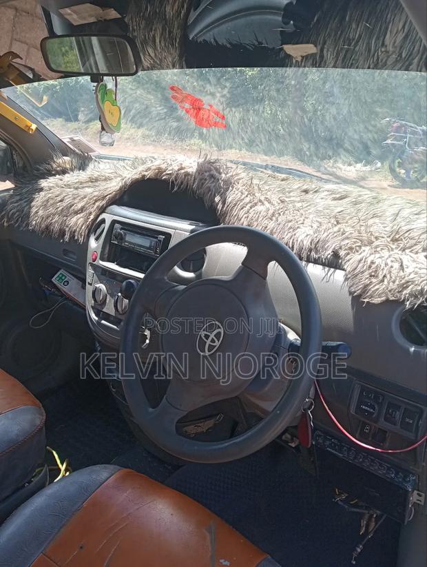Toyota Sienta 2009 Pearl
